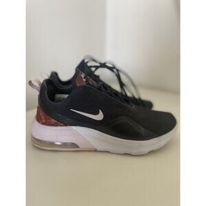 Women's Nike Air Max Motion 2 Black/Barely Rose Size 6.5 Barely Worn